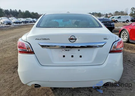 2015 Nissan Altima 2.5 из США, поврежденный, VIN 1N4AL3AP9FN347983